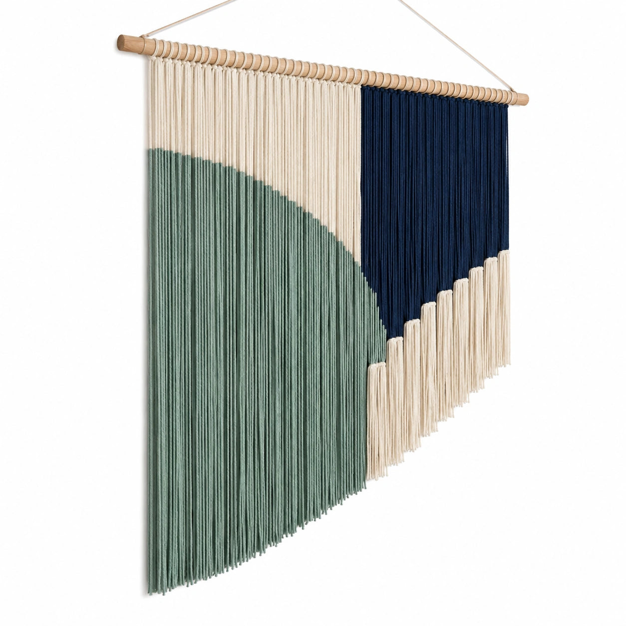 Wandteppich 80 x 100 cm aus Baumwolle und Holz in Creme Salbeigrün Dunkelblau im Boho Stil