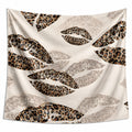 Wandteppich 150 x 150 cm aus Textil in Beige Braun mit Lippen und Leopardenmuster